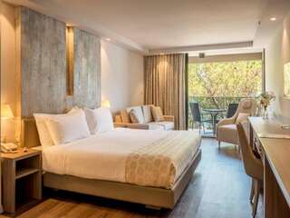 Отель Palmon Bay Hotel & Spa Херцег-Нови Улучшенный двухместный номер с 1 кроватью и балконом-1